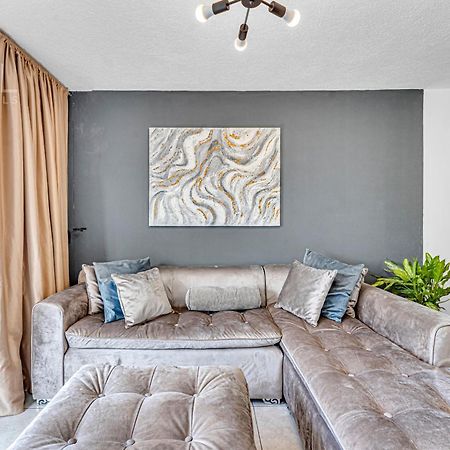 Cozy, Modern And Centric Apartment With Pool And Gym サンサルバドル エクステリア 写真